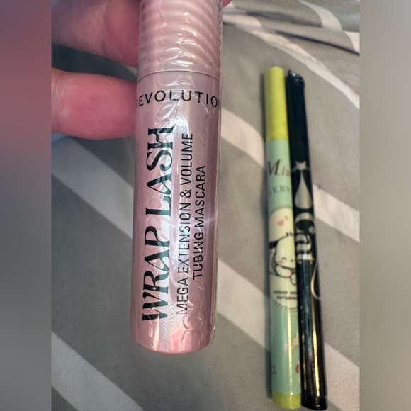 Makeup bundle - Picture 3 of 5